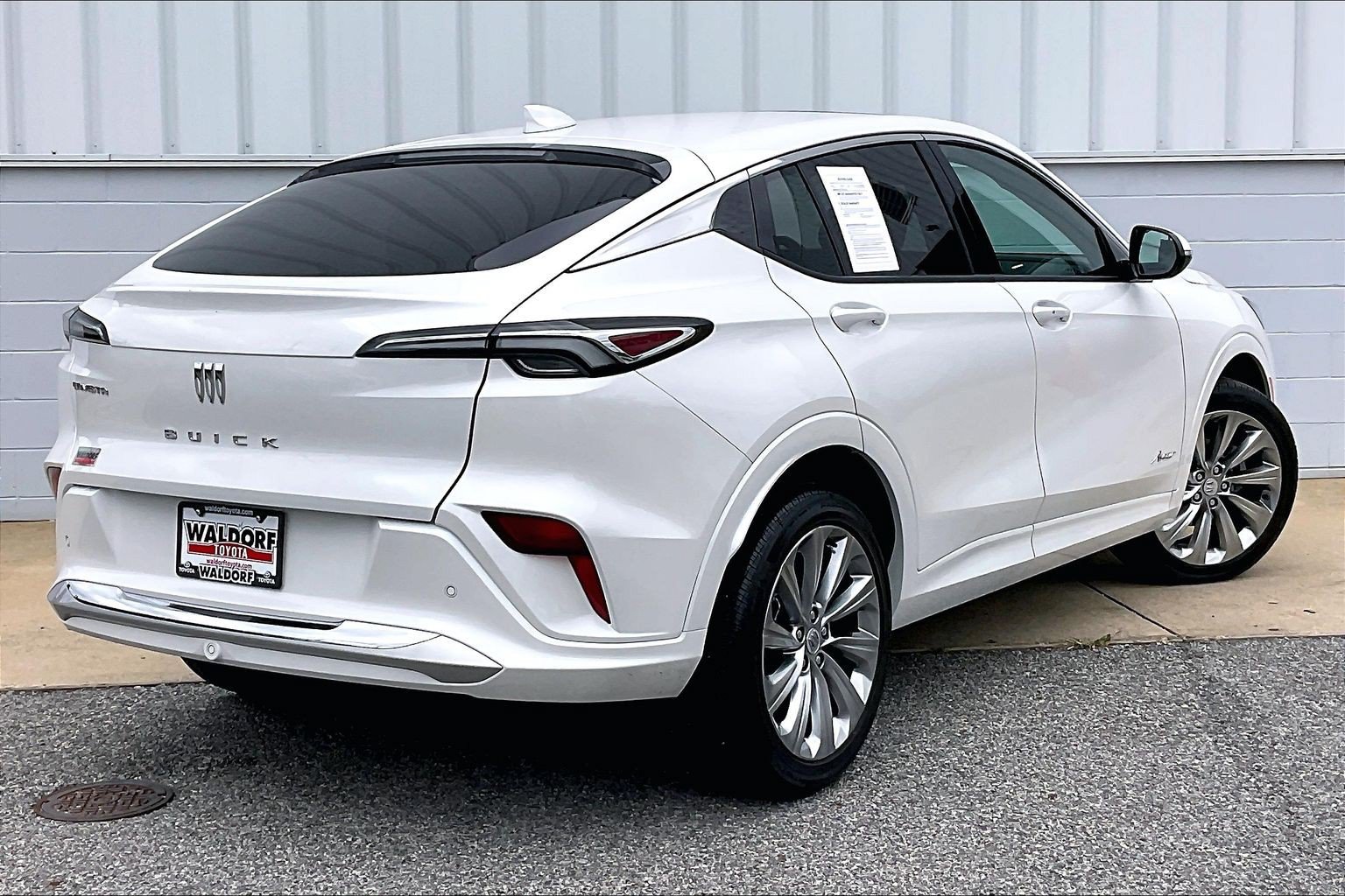 Used 2025 Buick Envista Avenir FWD image 17