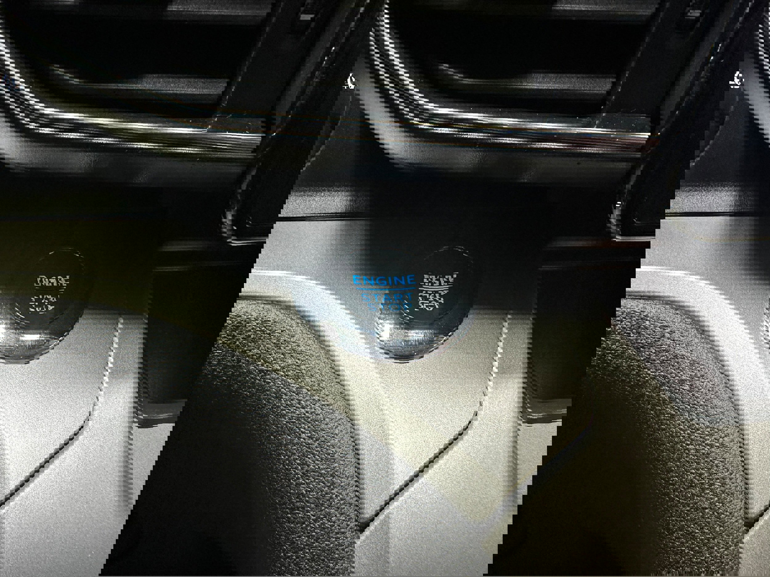 Certified 2023 Ford Explorer XLT w/ Equipment Group 202A image 18