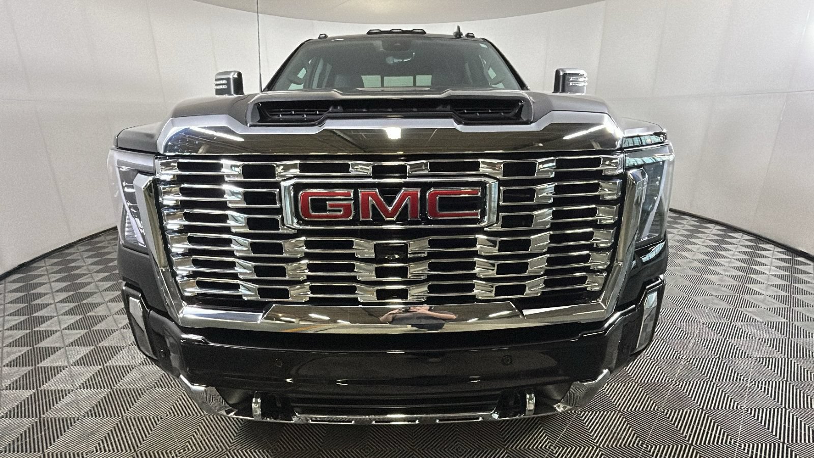 Used 2025 GMC Sierra 2500 Denali w/ Denali Reserve Package AWD/4WD image 9
