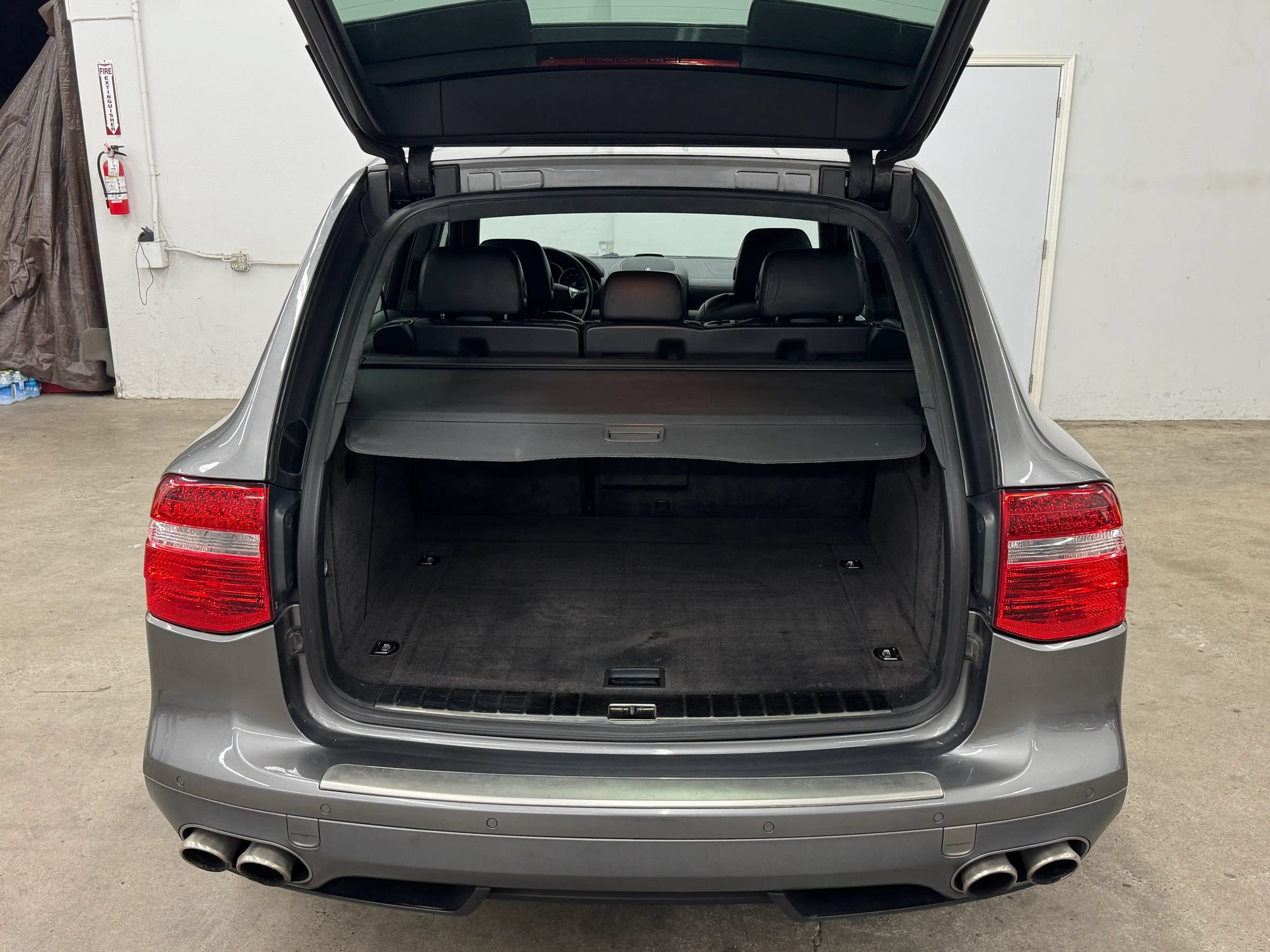 Used 2008 Porsche Cayenne Turbo AWD/4WD image 11