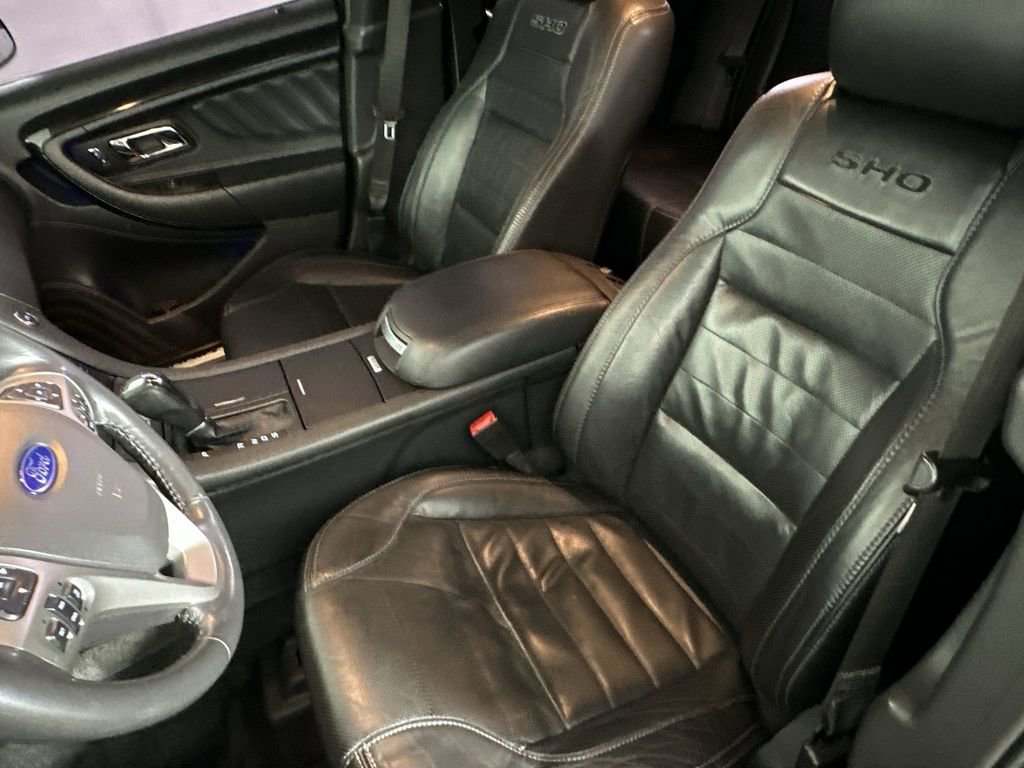 Used 2016 Ford Taurus SHO image 20