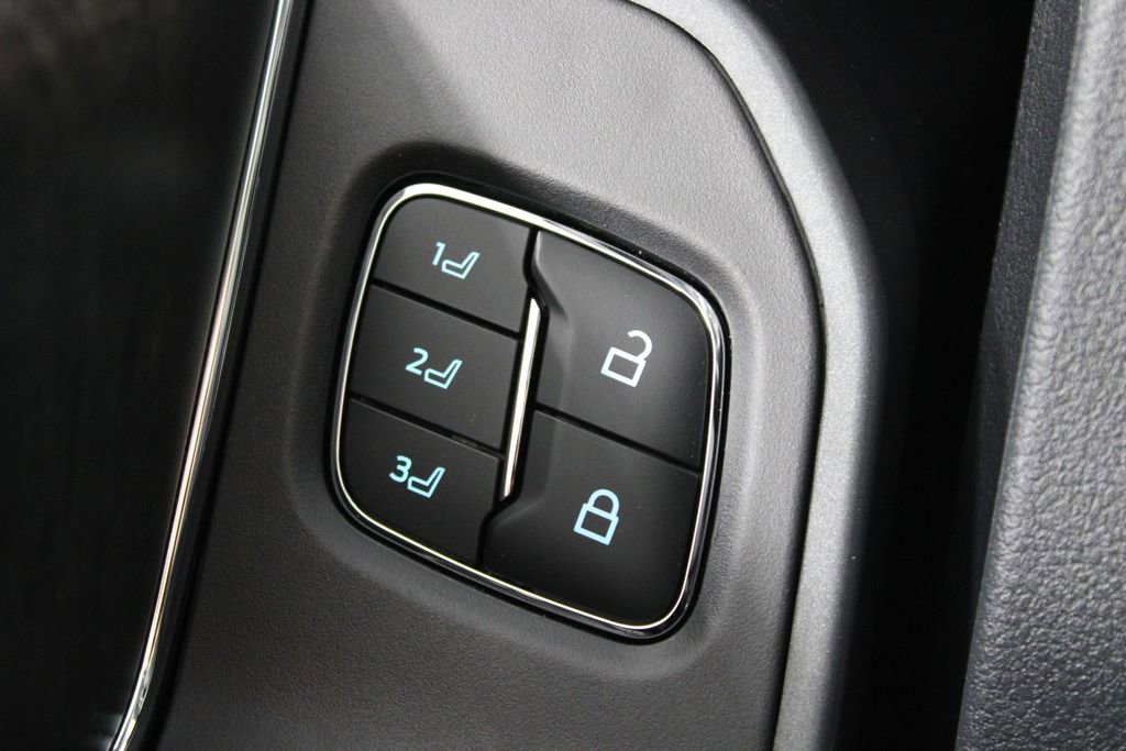 New 2026 Ford F250 Lariat w/ Chrome Package image 55