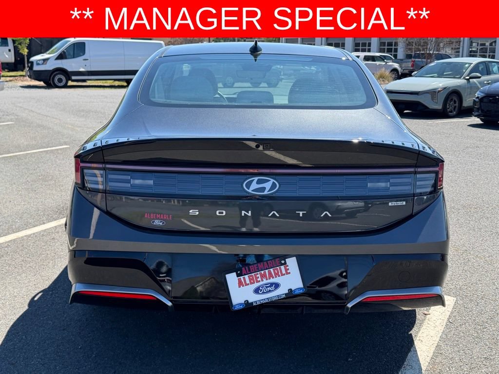 Used 2025 Hyundai Sonata SEL FWD image 4