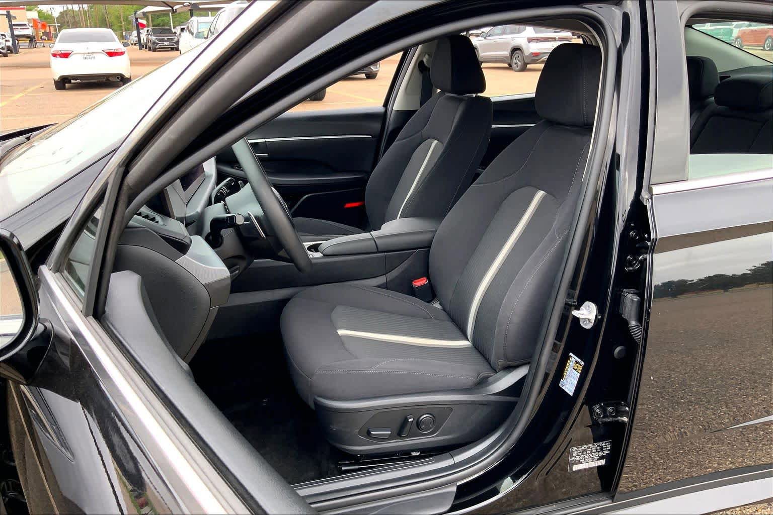 Used 2025 Hyundai Sonata SEL FWD image 8