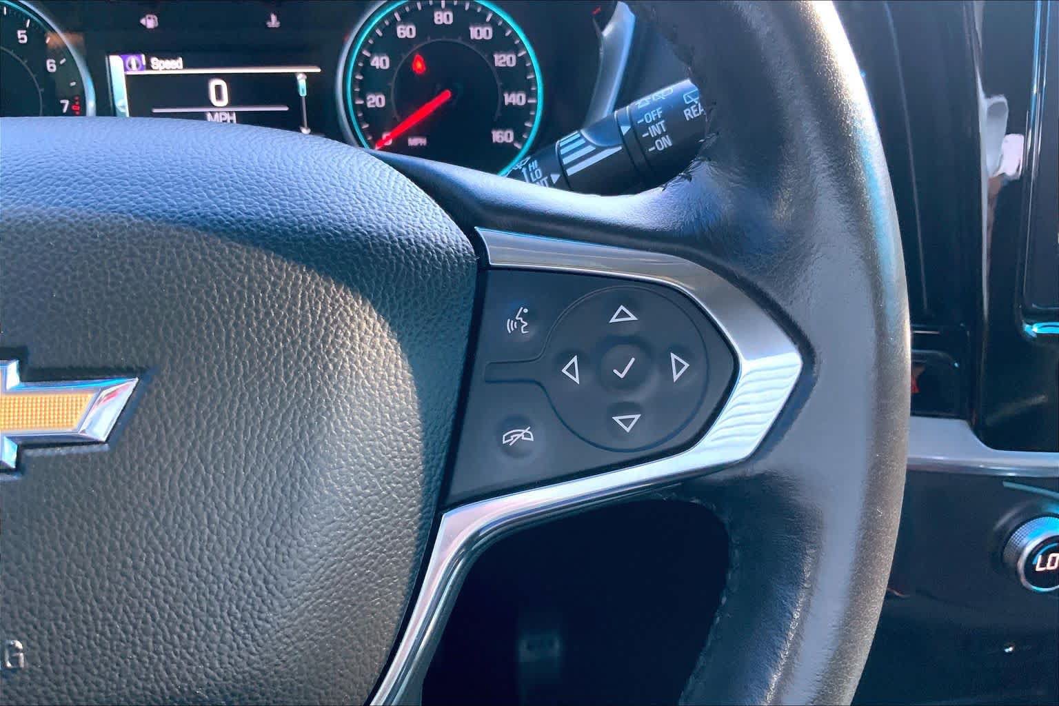 Used 2019 Chevrolet Traverse LT FWD image 25