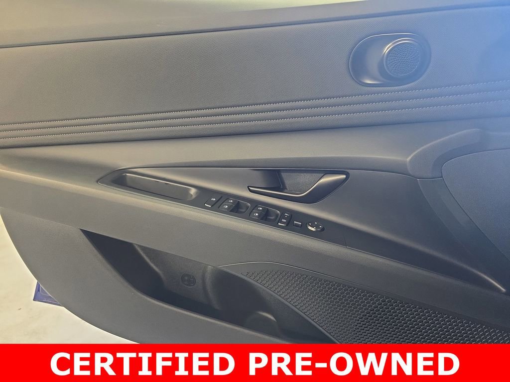 Certified 2025 Hyundai Elantra Sport image 27