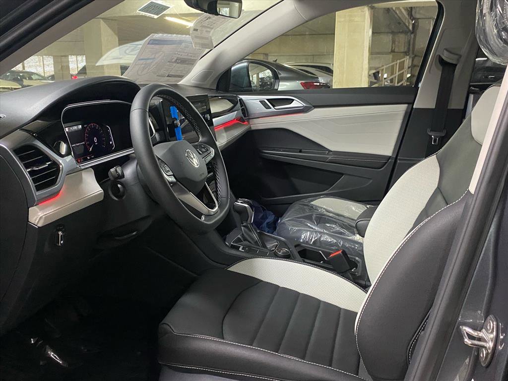 New 2026 Volkswagen Taos SEL AWD/4WD image 8