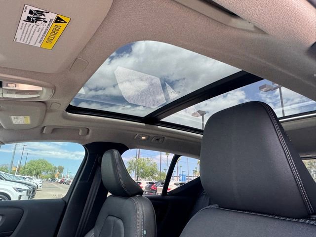 New 2025 Volvo XC40 B5 Core w/ Protection Package image 19