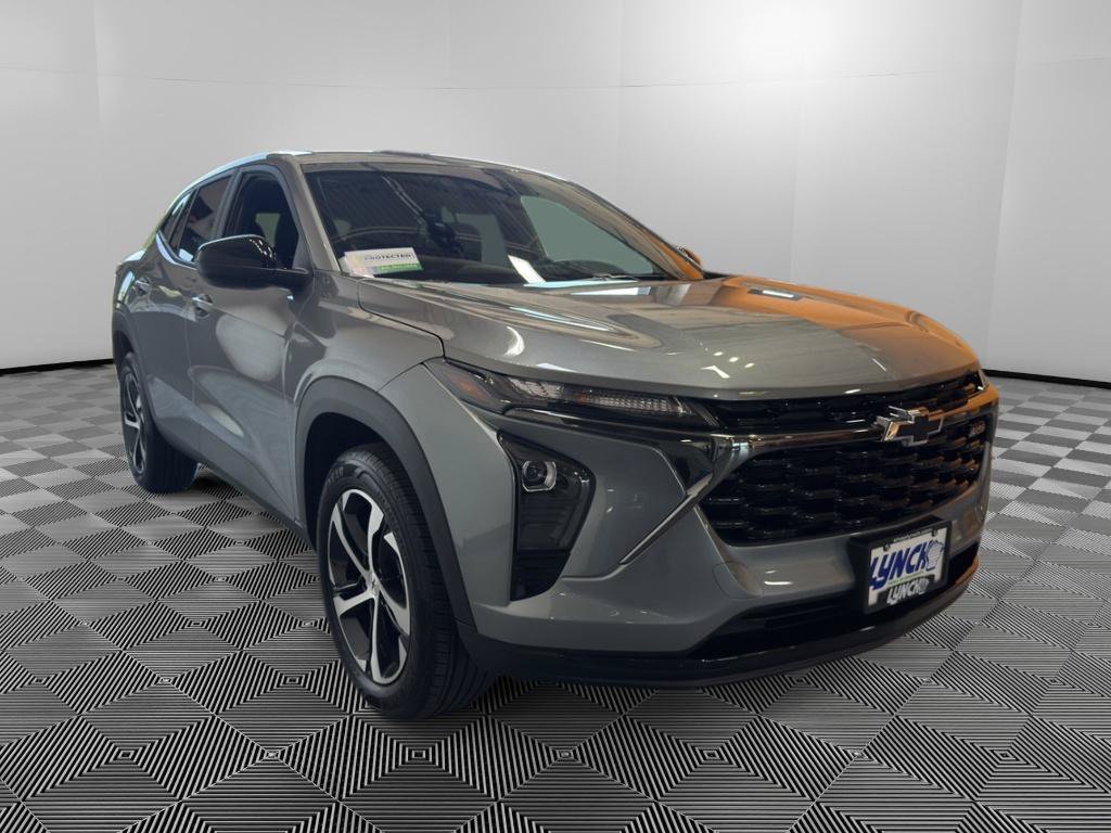 Used 2025 Chevrolet Trax RS w/ Driver Confidence Package FWD image 7
