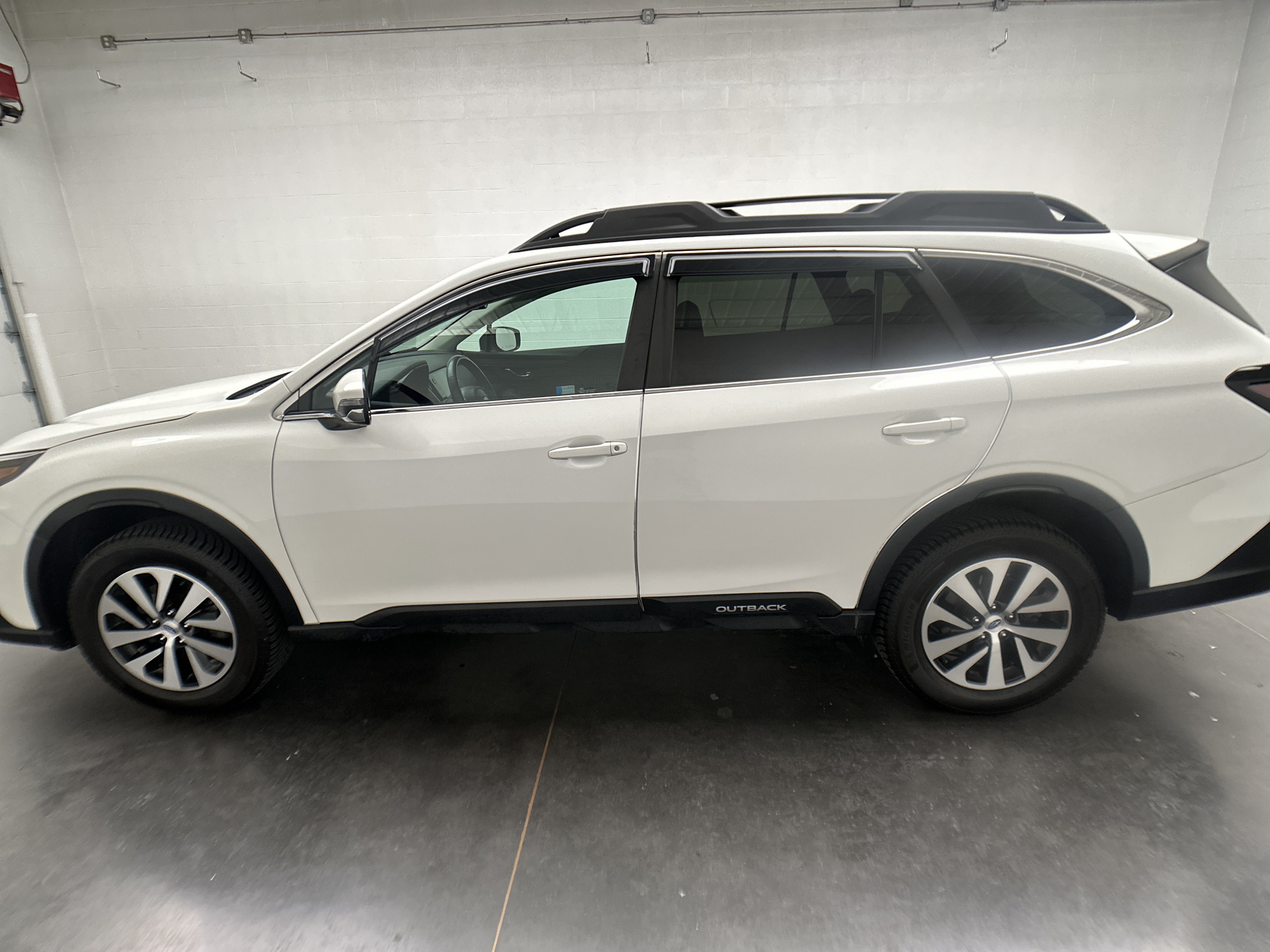 Used 2021 Subaru Outback Premium AWD/4WD image 5