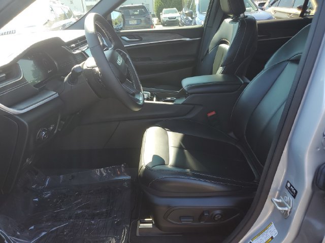Certified 2024 Jeep Grand Cherokee Limited w/ Black Appearance Package AWD/4WD image 28