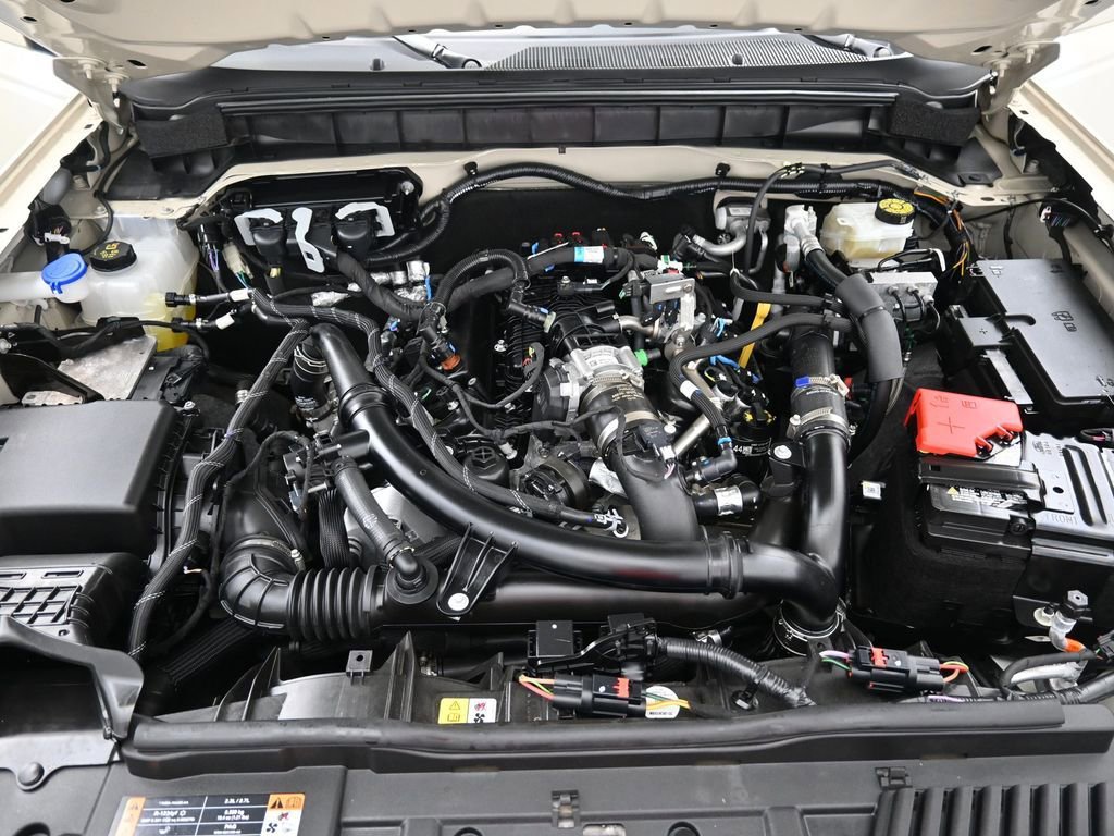 Used 2025 Ford Bronco Outer Banks w/ Sasquatch Package AWD/4WD image 37