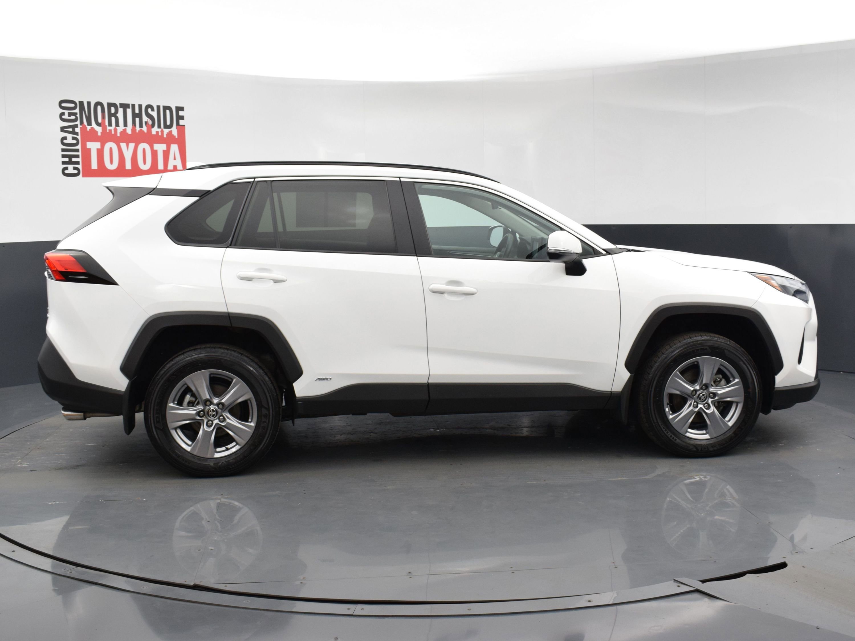 Used 2022 Toyota RAV4 XLE image 5