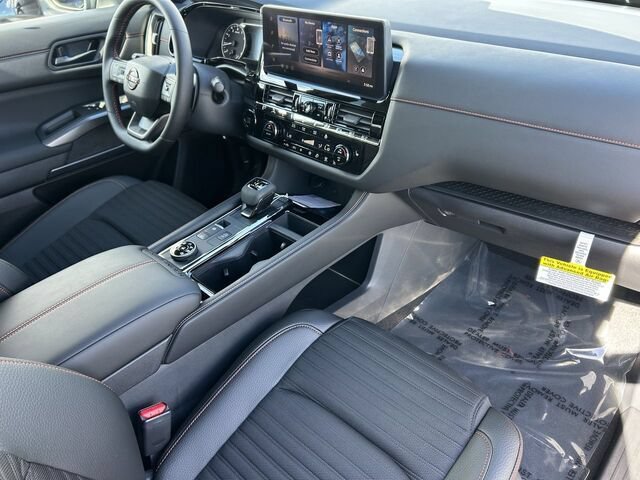 New 2026 Nissan Pathfinder Rock Creek w/ Rock Creek Premium Package AWD/4WD image 9
