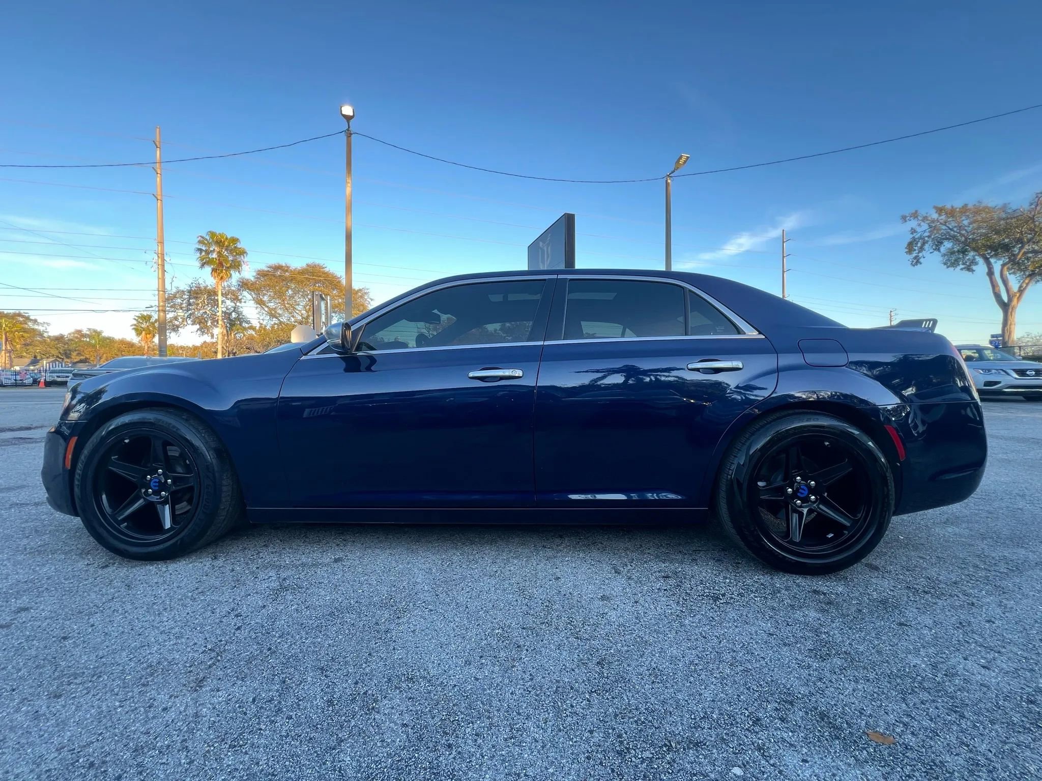 Used 2015 Chrysler 300 C Platinum w/ Light Group image 4