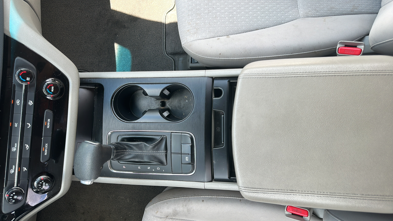 Used 2018 Kia Sedona L FWD image 13