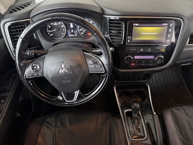 Used 2017 Mitsubishi Outlander SE image 10