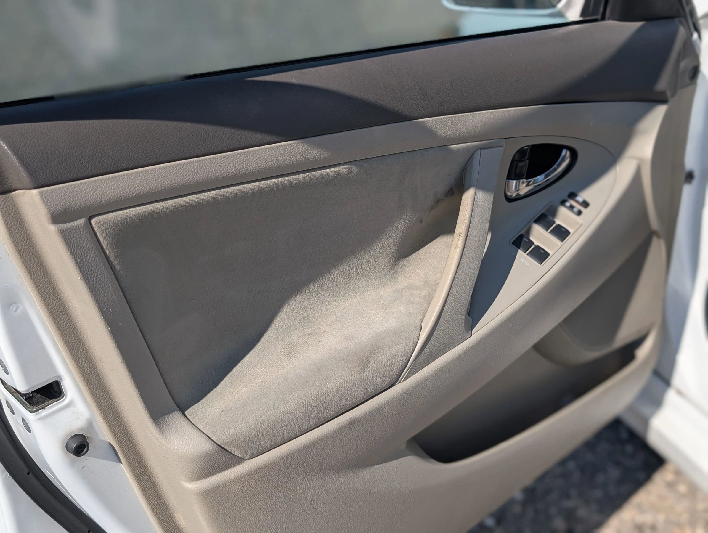 Used 2010 Toyota Camry LE image 23