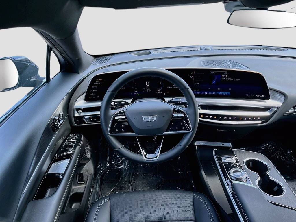 Used 2025 Cadillac Lyriq Luxury AWD/4WD image 24
