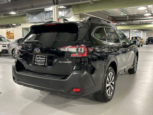 Used 2023 Subaru Outback Premium image 2