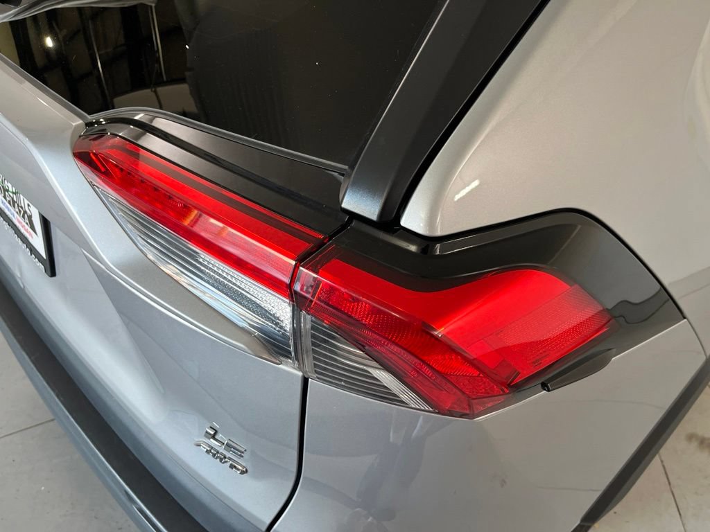 Used 2025 Toyota RAV4 LE AWD/4WD image 46