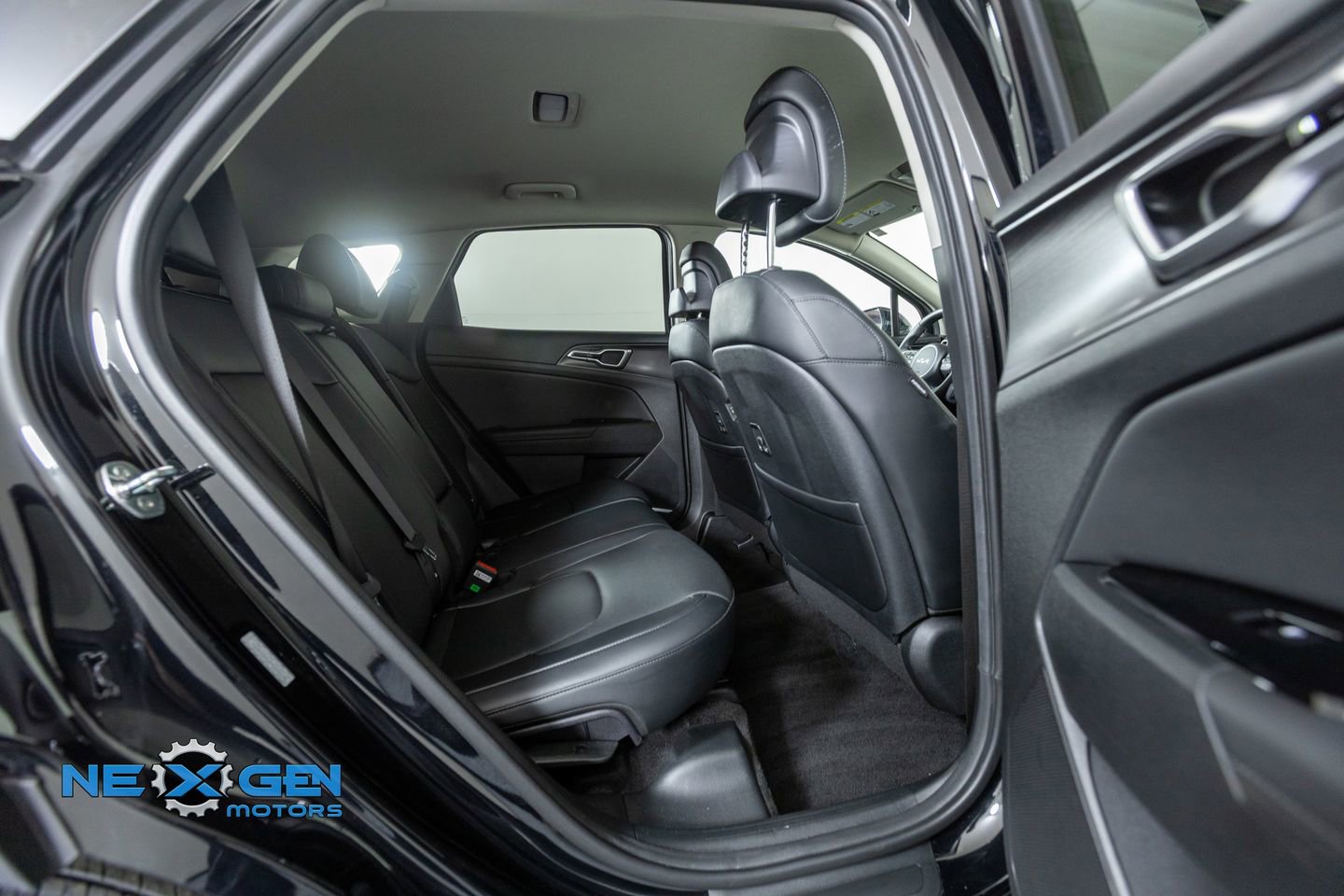 Used 2024 Kia Sportage EX image 33