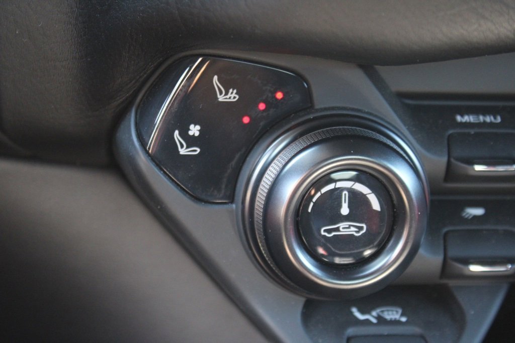 Used 2020 Aston Martin V8 Vantage Coupe image 33