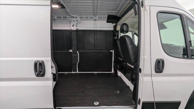 Used 2024 RAM ProMaster 2500 w/ Convenience Group FWD image 18