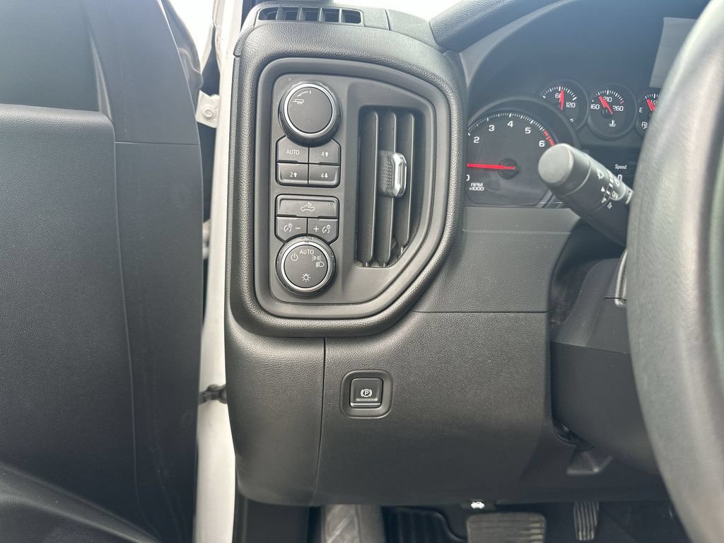 Certified 2021 Chevrolet Silverado 1500 W/T w/ Z71 Off-Road Package AWD/4WD image 18