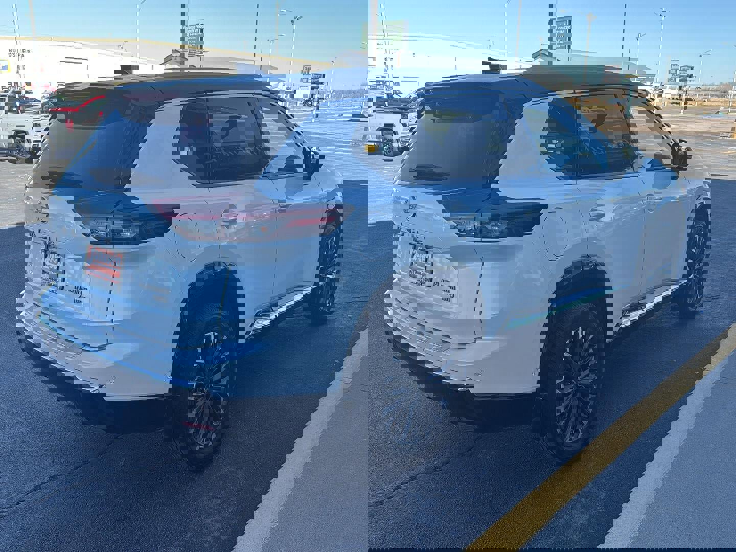 Used 2024 Nissan Rogue Platinum image 5