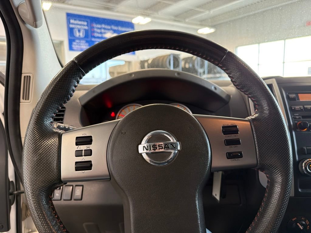 Used 2012 Nissan Xterra PRO-4X w/ Pro-4x Leather Pkg AWD/4WD image 17