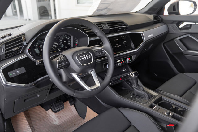 Certified 2025 Audi Q3 2.0T Premium w/ Convenience Package image 9