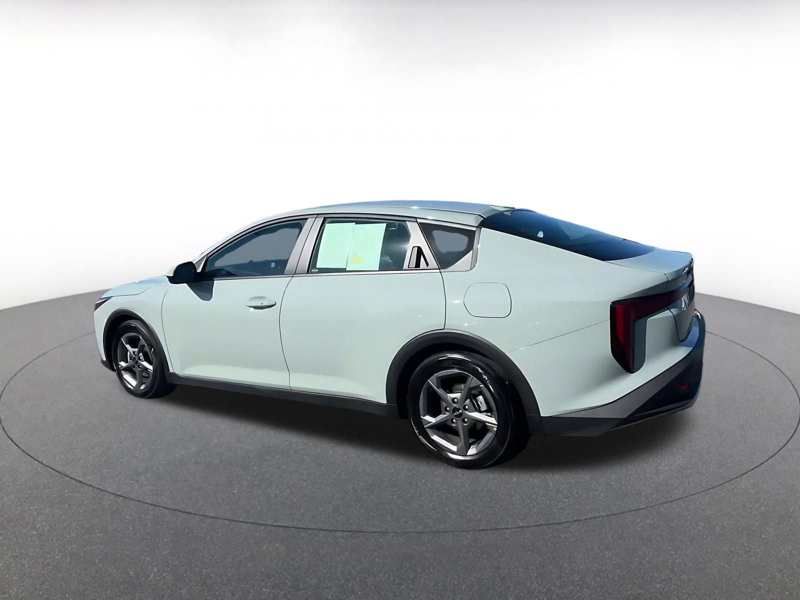 Used 2026 Kia K4 FWD image 9