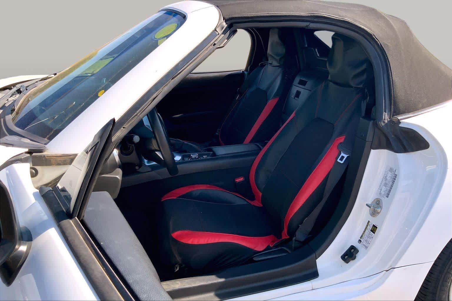 Used 2018 FIAT 124 Spider Classica w/ Technology Group RWD image 8