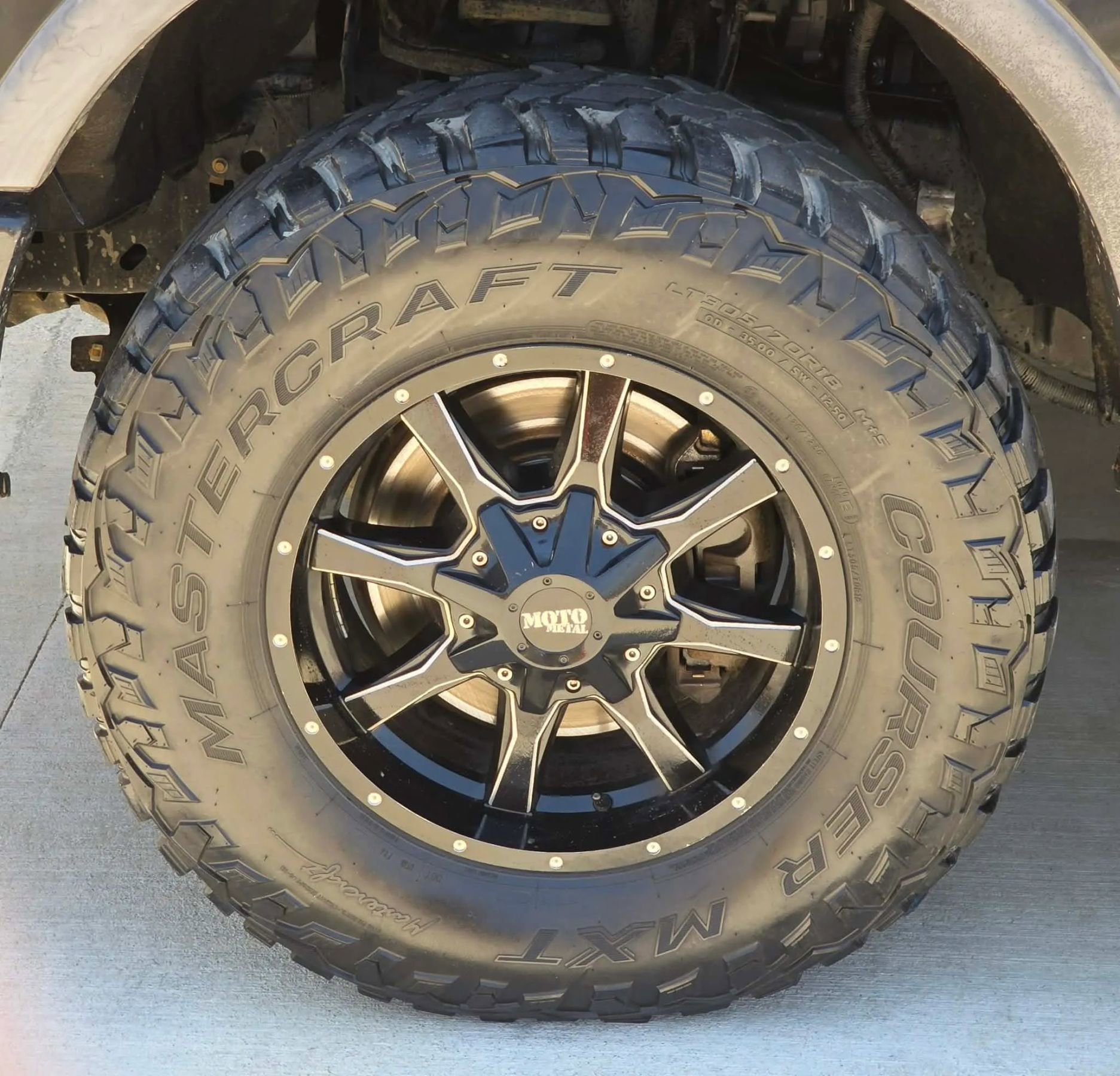 Used 2014 Ford F150 FX4 w/ Equipment Group 401A Mid AWD/4WD image 32