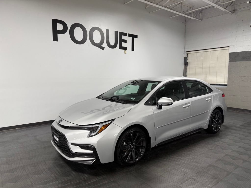 Used 2024 Toyota Corolla SE w/ SE Convenience Package FWD image 2