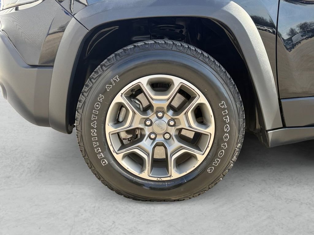 Used 2022 Jeep Cherokee Trailhawk w/ Sound & Nav Group image 23