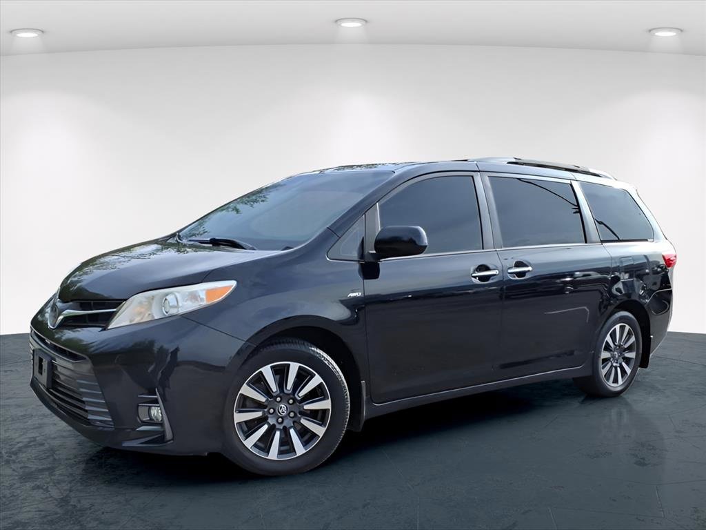 Used 2019 Toyota Sienna XLE image 2