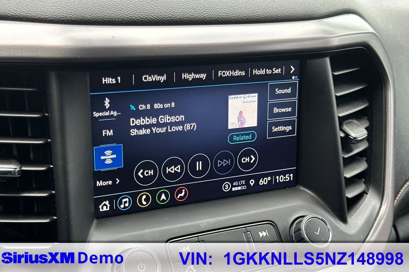 Used 2022 GMC Acadia AT4 w/ Technology Package image 29