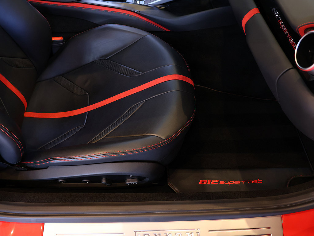 Certified 2018 Ferrari 812 Superfast RWD image 27