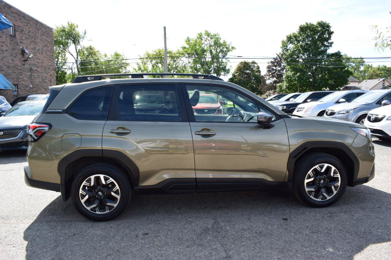Used 2025 Subaru Forester Premium AWD/4WD image 7