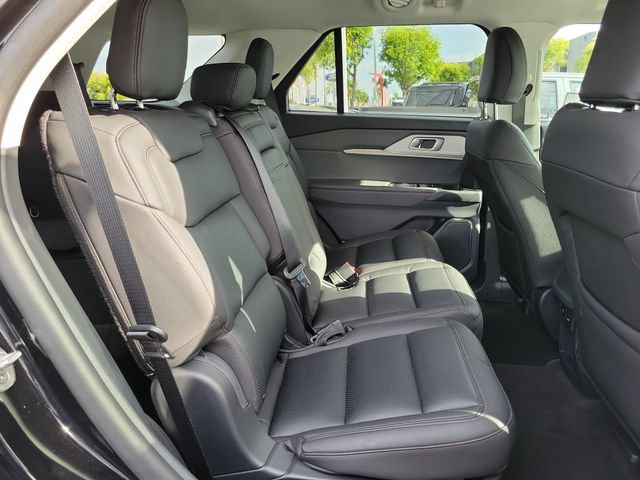 Used 2026 Ford Explorer Active RWD image 19