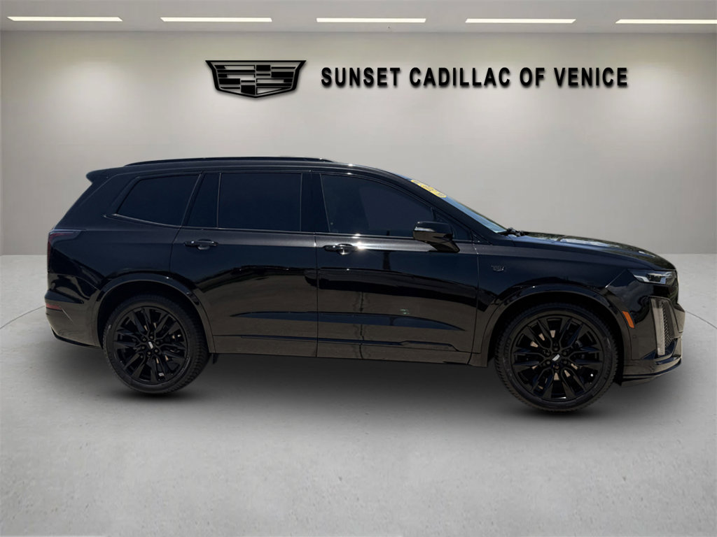 Used 2021 Cadillac XT6 Sport AWD/4WD image 2
