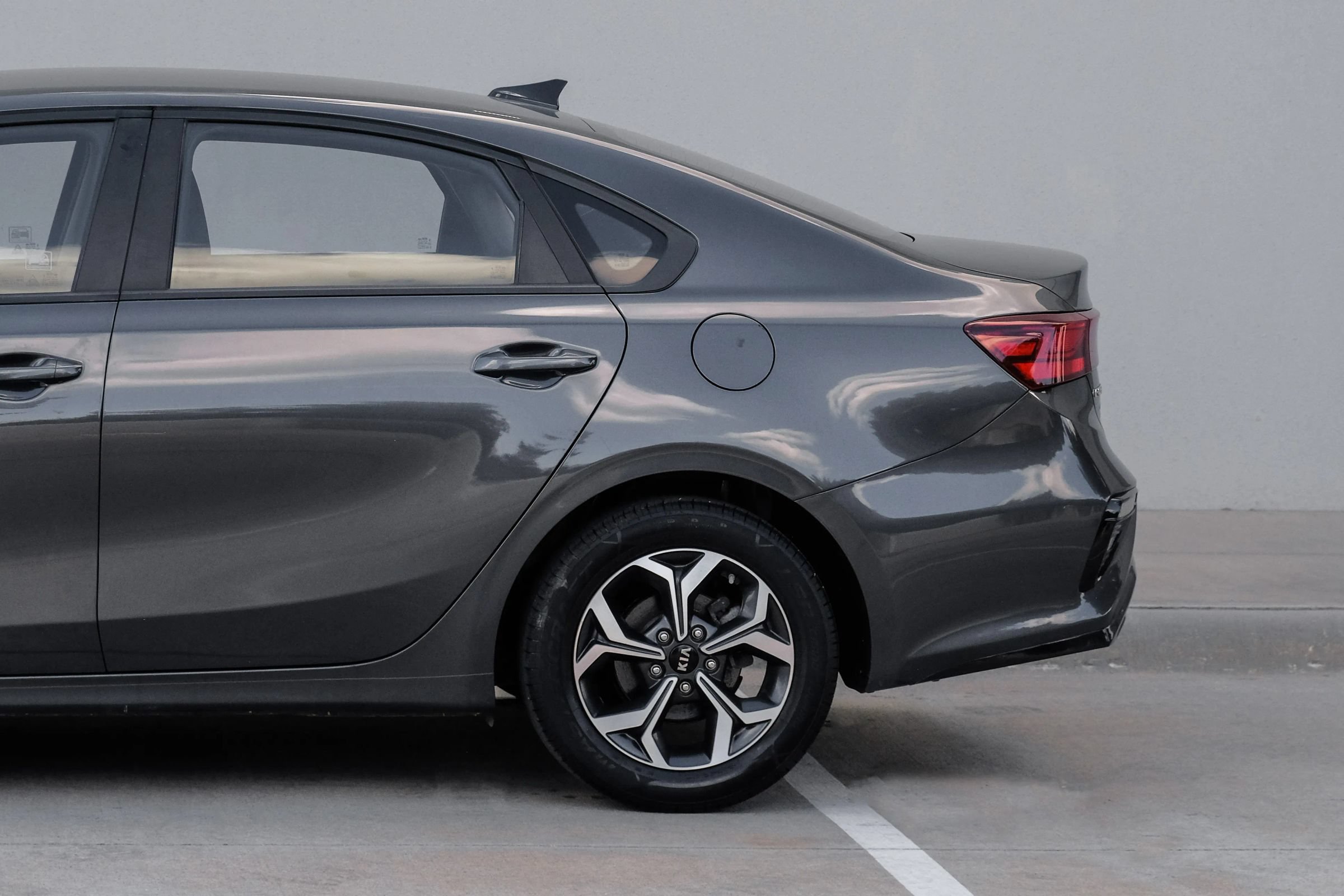 Used 2019 Kia Forte LXS FWD image 9