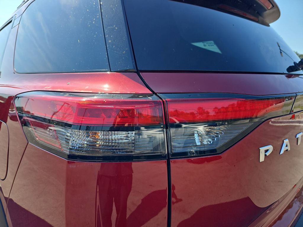 Used 2023 Nissan Pathfinder SV w/ SV Premium Package image 38