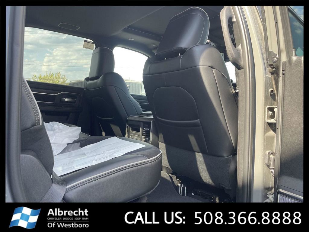 New 2026 RAM 2500 Laramie AWD/4WD image 13