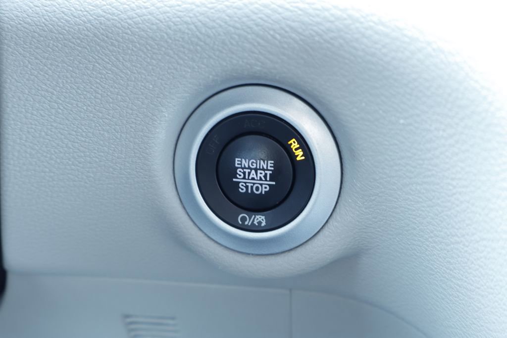 Certified 2023 Chrysler Pacifica Touring-L FWD image 31