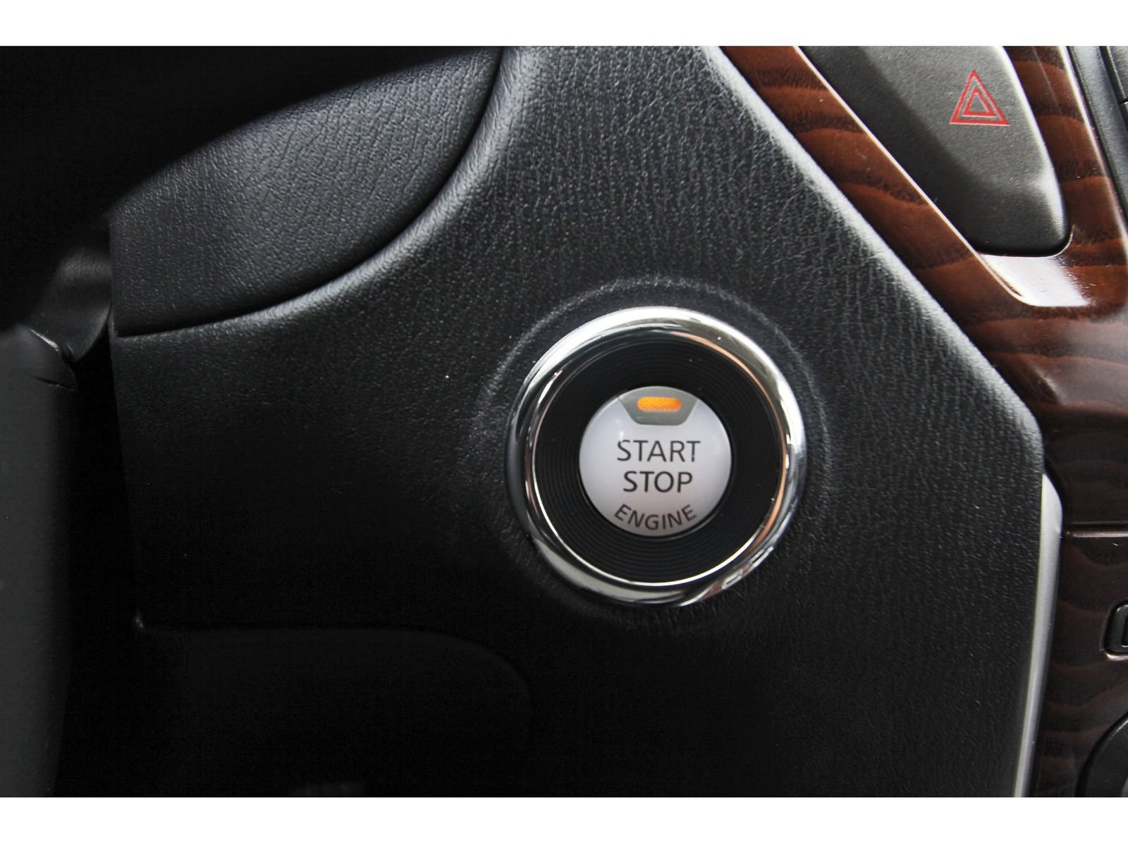 Used 2019 Nissan Pathfinder Platinum FWD image 32