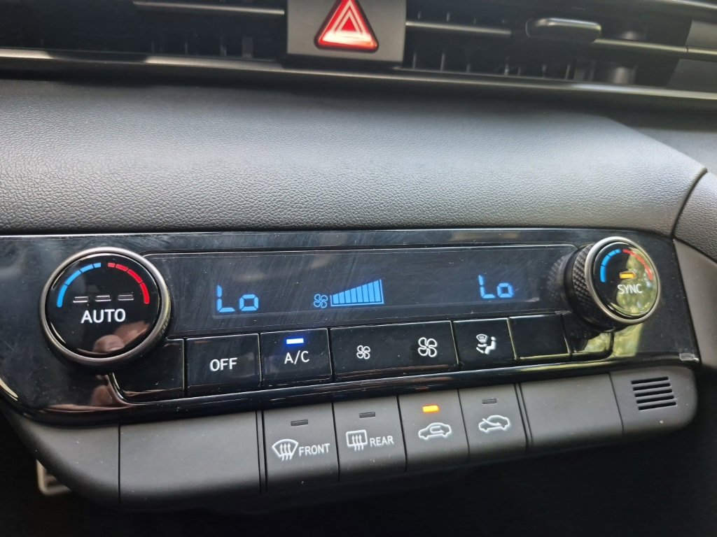 Used 2025 Hyundai Elantra Sport image 21