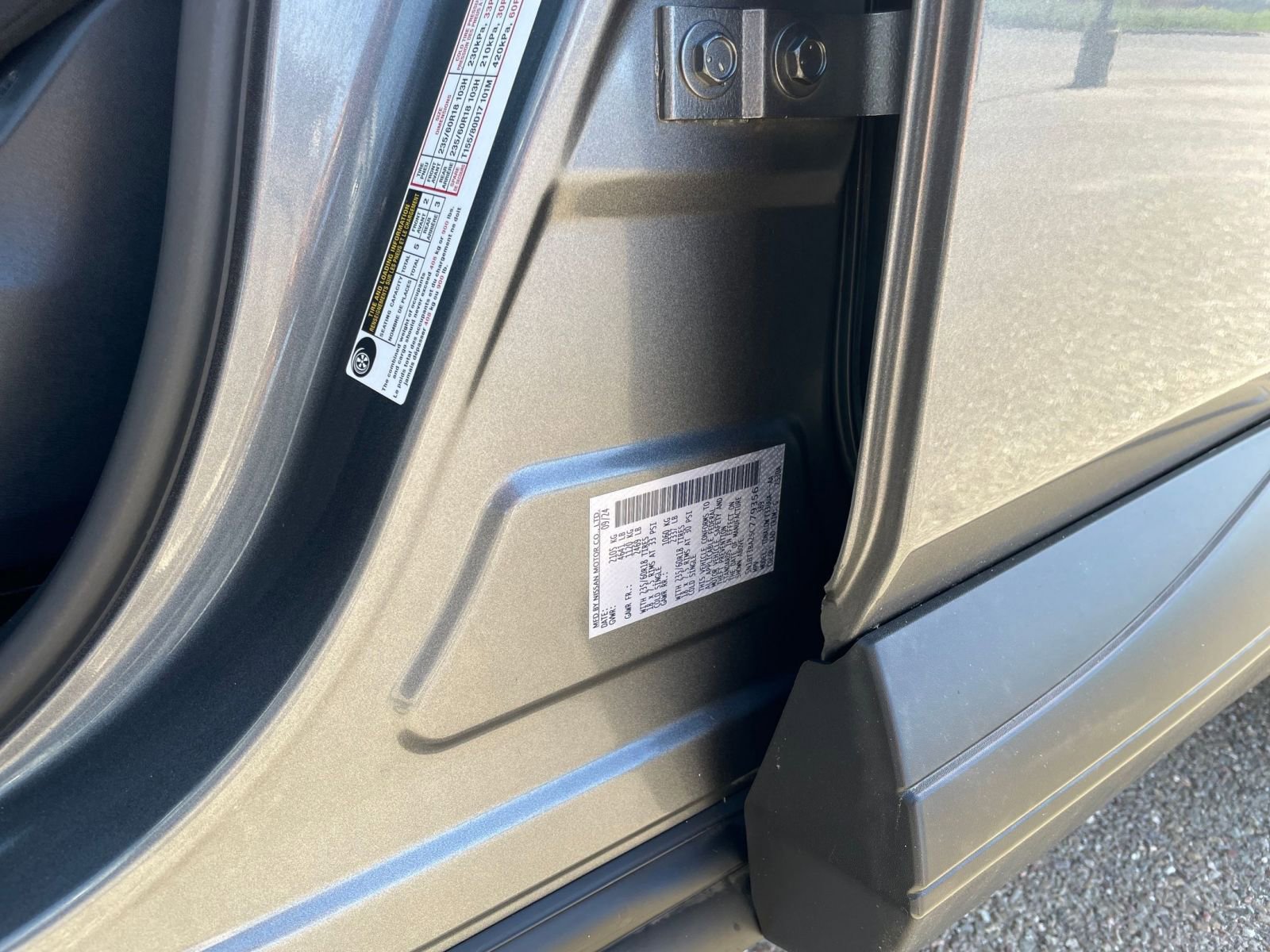 Used 2025 Nissan Rogue SV image 31